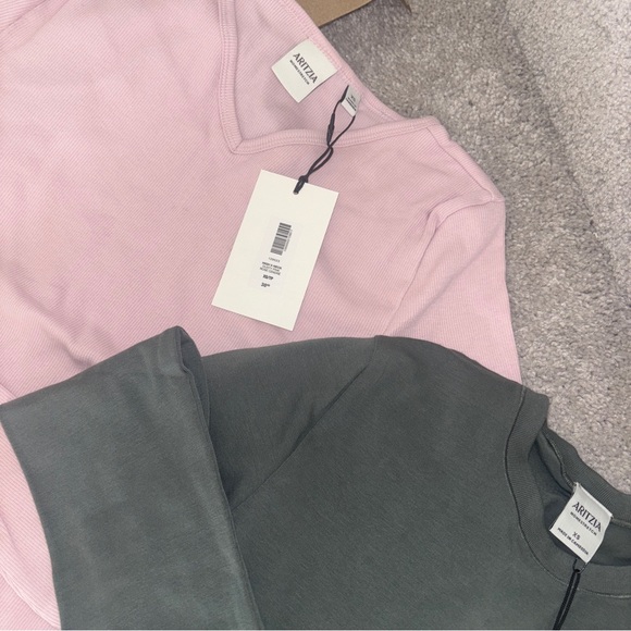 Aritzia HomeStretch Tee - Picture 3 of 5